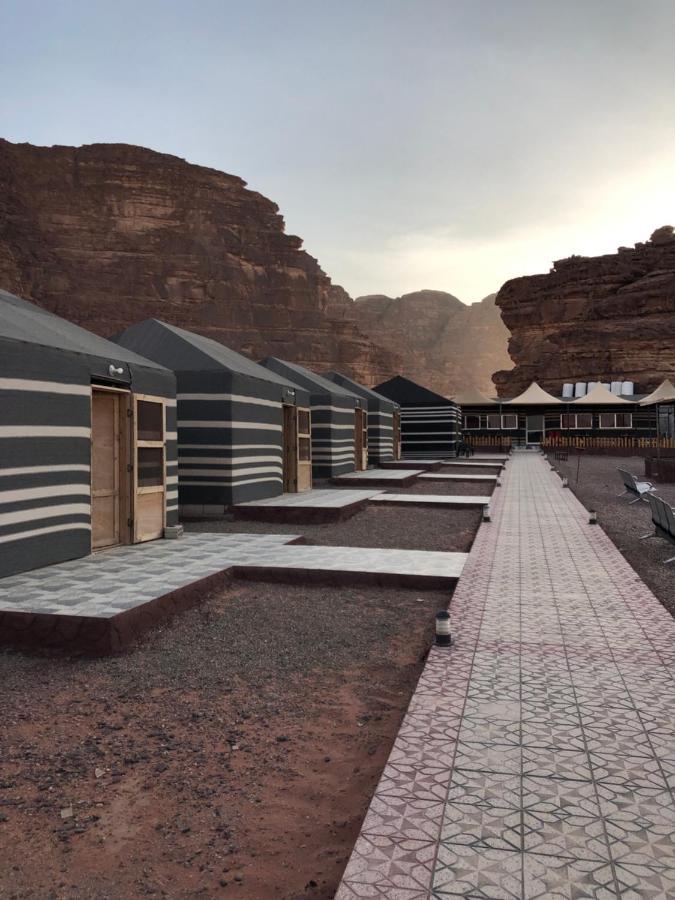Flowers Rum Camp Wadi Rum Ngoại thất bức ảnh