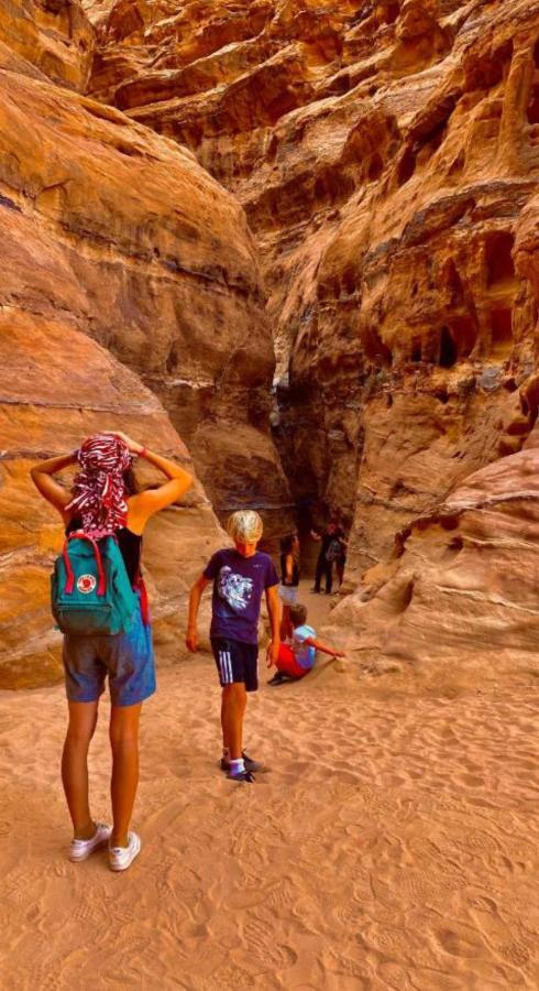 Flowers Rum Camp Wadi Rum Ngoại thất bức ảnh